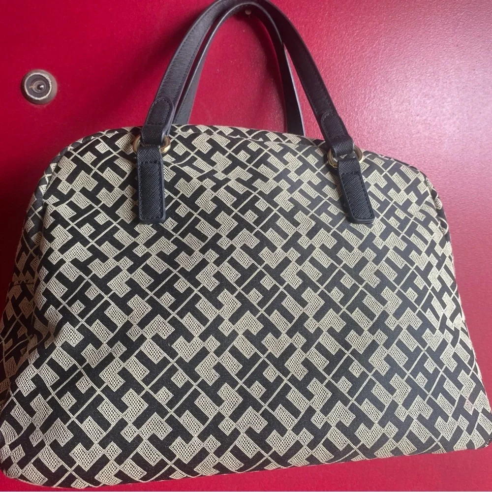 Tommy Hilfiger sharp Black and Cream canvas monogram spacious satchel - Picture 3 of 9